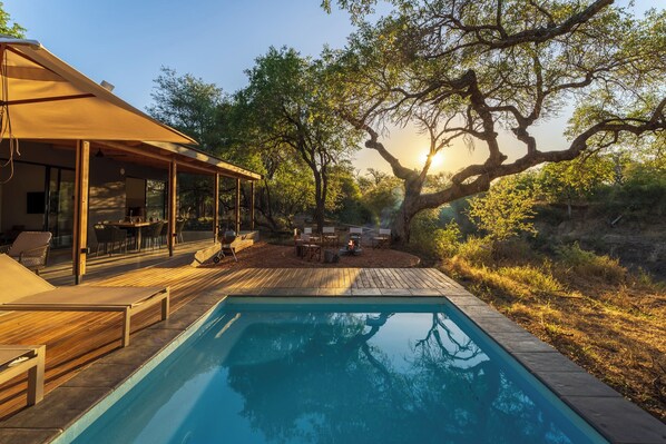 Piscina all'aperto, ombrelloni da piscina