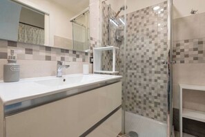 Shower, hair dryer, bidet, towels - Lollo's home (Roma)