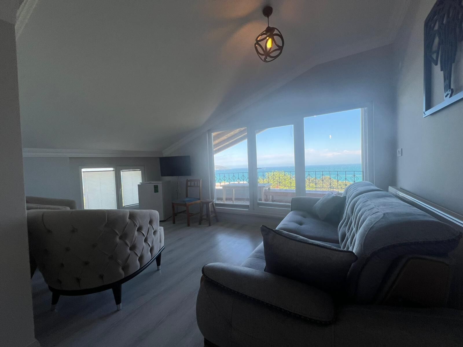 Economy Studio Suite, Sea View | Living area