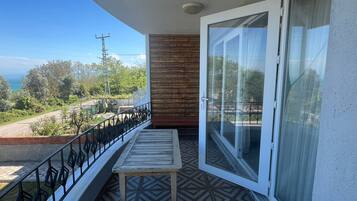 Economy Studio Suite, Sea View | Balcony