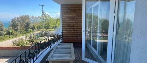 Economy Studio Suite, Sea View | Balcony