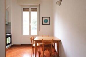 Dining - Modern equipped apartment with air conditioning quiet area near the city center (Milano)