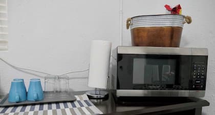 2ïžâŁ Cozy cabin with WiFi and AC in amazing Miami