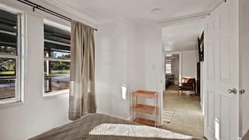 3 室のベッドルーム、アイロン / アイロン台、WiFi、ベッドシーツ