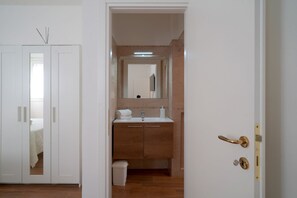 Douche, bidet