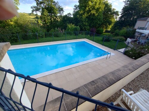 House in lovely gardens with shared pool in Dordogne, parking on site