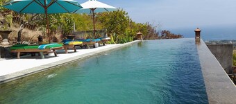 LiRi Villa - Private villa with Magnificent ocean, jungle, valley view