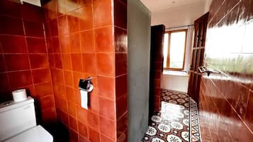 Bruser, hårtørrer, håndklæder, Sæbe