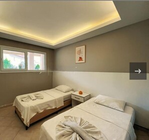 Classic Apartment, Pool View