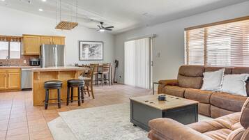 House (3 Bedrooms) | Interior