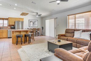 House (3 Bedrooms) | Interior