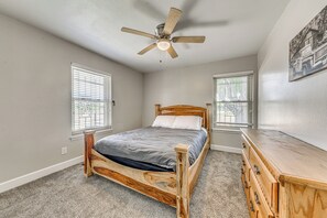 House (4 Bedrooms) | Interior - 4 Mi to Museums: Roswell Getaway w/ Game Room! (Roswell)