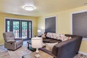 House (3 Bedrooms) | Interior - 2 Mi to Dtwn Tacoma: Charming Home w/ Deck & Yard! (Tacoma)