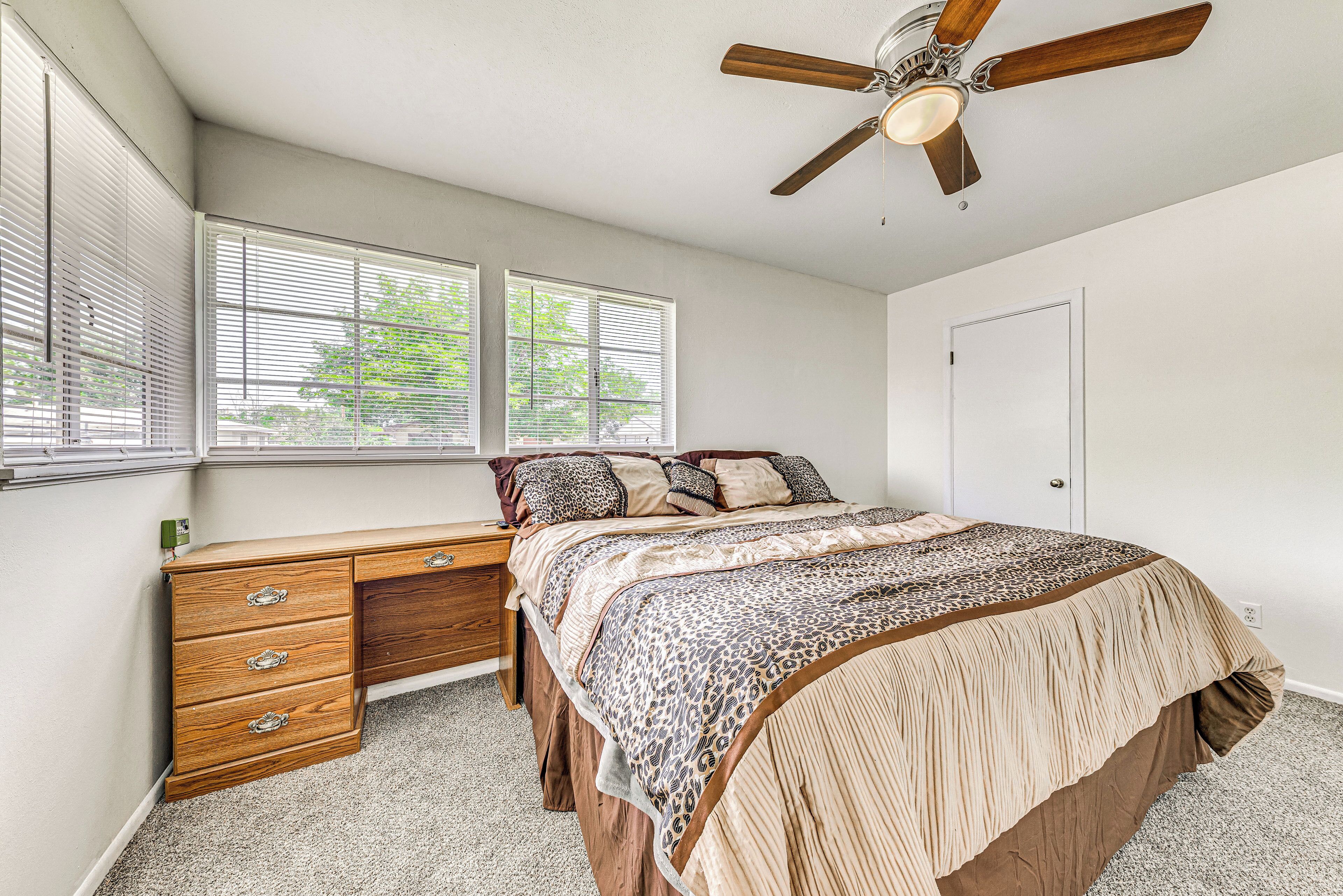 House (5 Bedrooms) | Interior