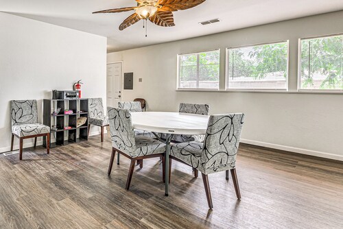 5 Mi to UFO Museum: Roswell Home w/ Spacious Yard!