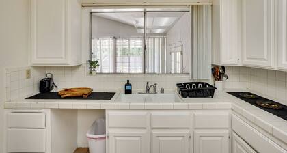 12 Mi to Dtwn LA: Family Home w/ Private Sauna!