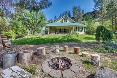 Riverfront & Lake Retreat: 17 Mi to Lucky Peak!