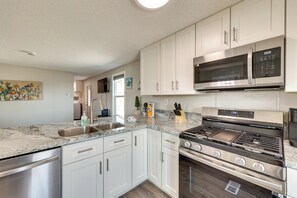 House (2 Bedrooms) | Interior