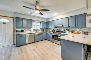 House (3 Bedrooms) | Interior