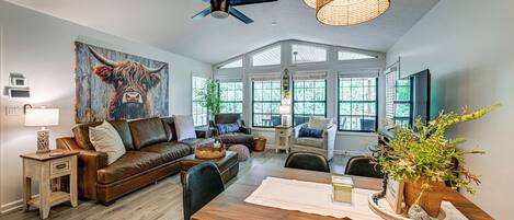 House (3 Bedrooms) | Front of property