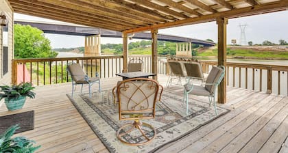 Tennessee River Retreat: Multi-level Deck & Views