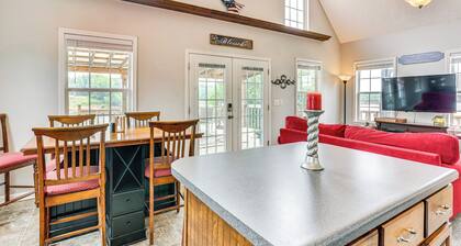 Tennessee River Retreat: Multi-level Deck & Views