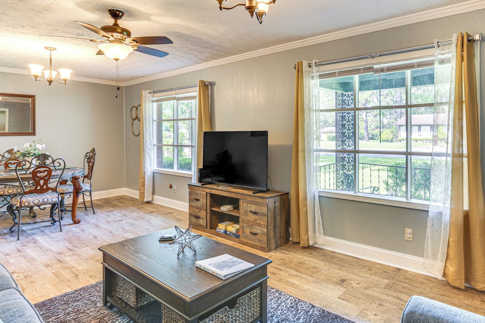 1 Mi to Dtwn Waycross: Home w/ Furnished Porch - Patterson, GA