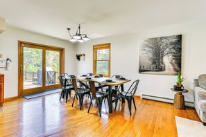 House (4 Bedrooms) | Interior - Home Theater & Game Room: Home in Glen Wild! (Glen Wild)