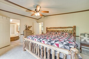 House (3 Bedrooms) | Interior