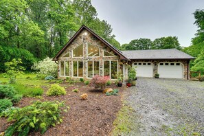 House (4 Bedrooms) | Interior - Hot Tub & Theater Room: Getaway in Falling Waters (Falling Waters)