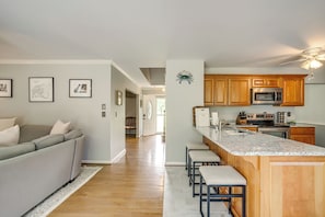 House (4 Bedrooms) | Interior