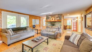 House (5 Bedrooms) | Interior