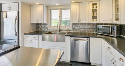 1 Mi to Acadia National Park: Spacious Retreat!