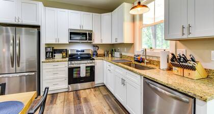 1 Mi to Lake Hartwell: Updated Retreat w/ Patio!