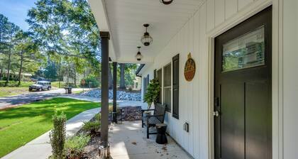 1 Mi to Lake Hartwell: Updated Retreat w/ Patio!