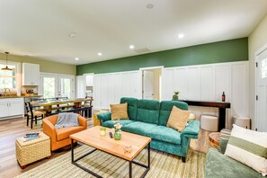 Interior - 1 Mi to Lake Hartwell: Updated Retreat w/ Patio! (Anderson)
