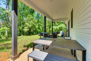 Interior - 1 Mi to Lake Hartwell: Updated Retreat w/ Patio! (Anderson)