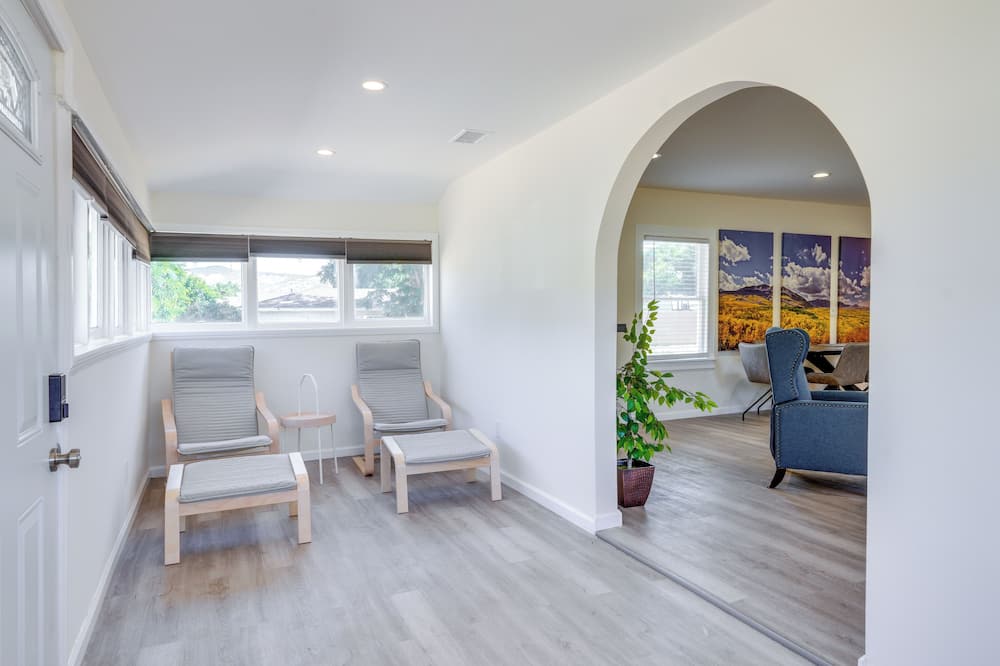 Walk to Dtwn Tehachapi: Updated Getaway w/ Yard! - Bear Valley Springs, CA