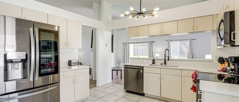 House (3 Bedrooms) | Interior