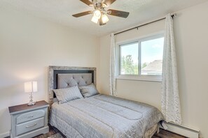 Apartment (1 Bedroom) | Interior - 5 Mi to State Park: Mtn-view Apt in Anchorage (Anchorage)