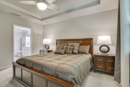 Fort Myers Condo on 1st Floor: Near Shops & Golf