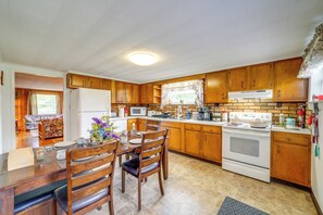Apartment (2 Bedrooms) | Interior - 4 Mi to Off-road Park: Beckley Area Townhome (Sophia)