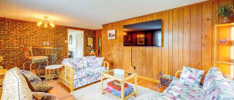Apartment (2 Bedrooms) | Front of property