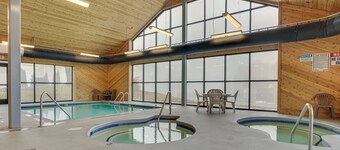 Smokies Condo 3 Mi to Nat'l Park + Hot Tub Access