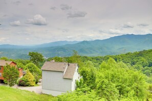 Apartment (0 Bedroom) | Interior - 2 Mi to Ober Mountain: Cozy Retreat w/ Balcony (Gatlinburg)