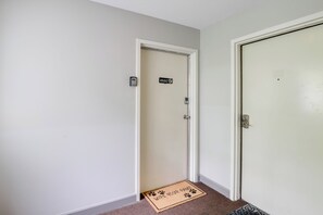 Apartment (0 Bedroom) | Interior - 2 Mi to Ober Mountain: Cozy Retreat w/ Balcony (Gatlinburg)