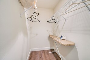 Apartment (0 Bedroom) | Interior - Naples Studio Near Everglades w/ Marina Access (Naples)