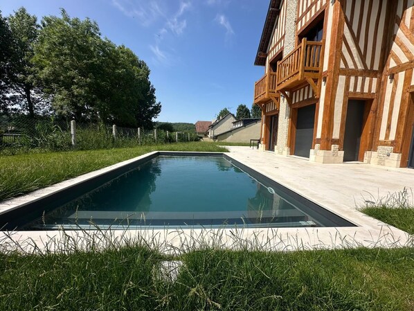 Pool - SUPERB NEW HOUSE IN DEAUVILLE / TOURGEVILLE 8 MN WALK FROM THE SEA (Tourgéville)