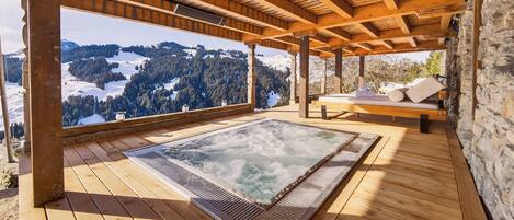 Bain à remous extérieur