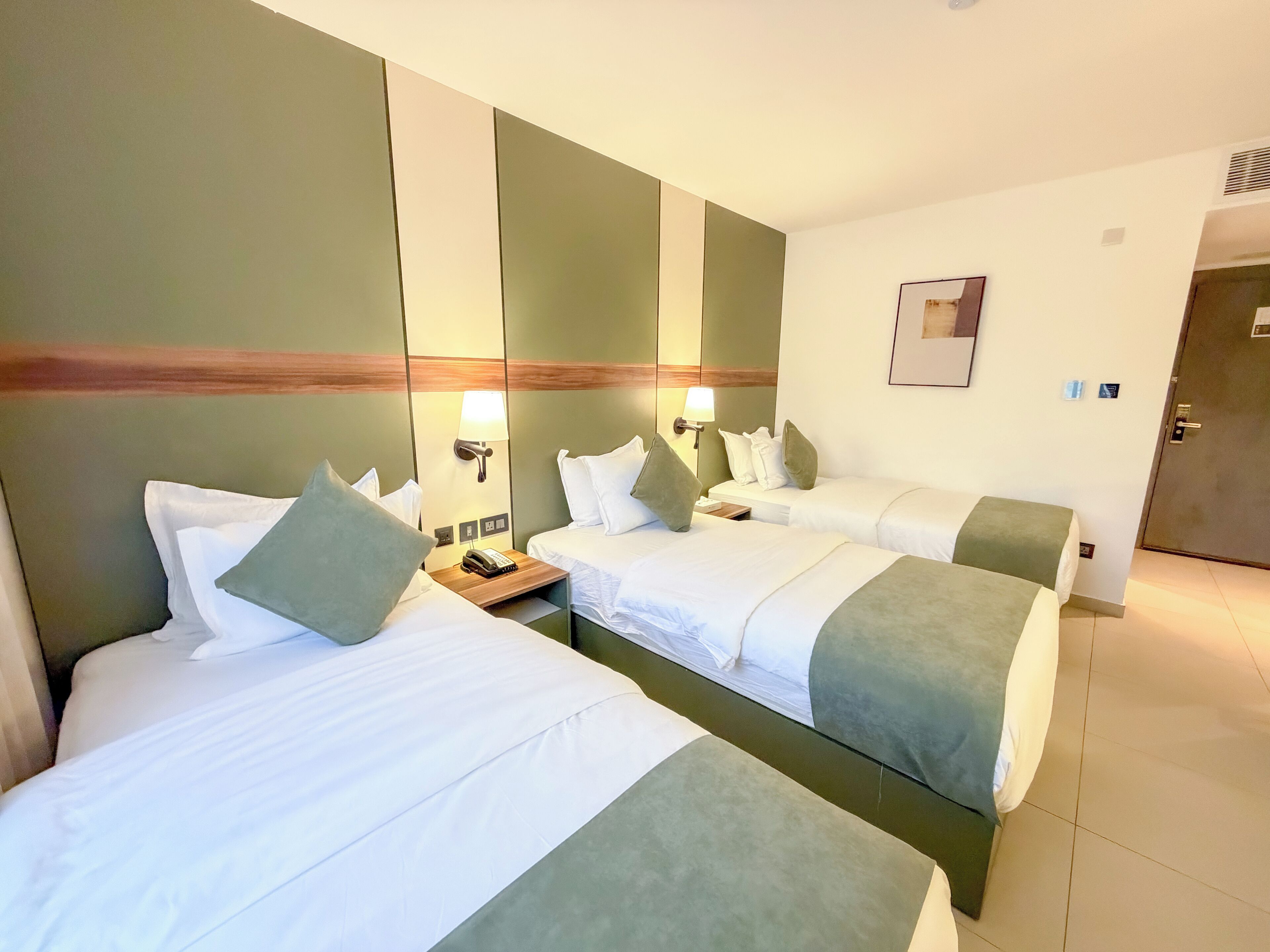 Kolmen hengen standard-huone | Äänieristys, silitysrauta/-lauta, ilmainen Wi-Fi